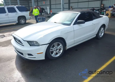 2014 Ford Mustang V6 из США, поврежденный, VIN 1ZVBP8EM2E5208550
